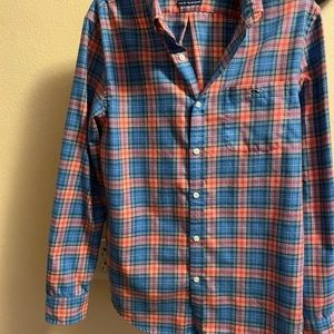 Men’s Vineyard Vines Slim Fit Tucker Shirt. Size M